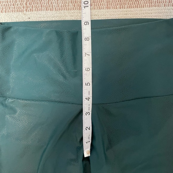 | ONZIE | leggings. Size S/M. - Picture 8 of 8